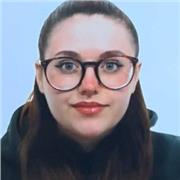 He terminado Bachillerato hace unos meses y me encuentro estudiando un grado en Educación social, tengo disponibilidad de tarde